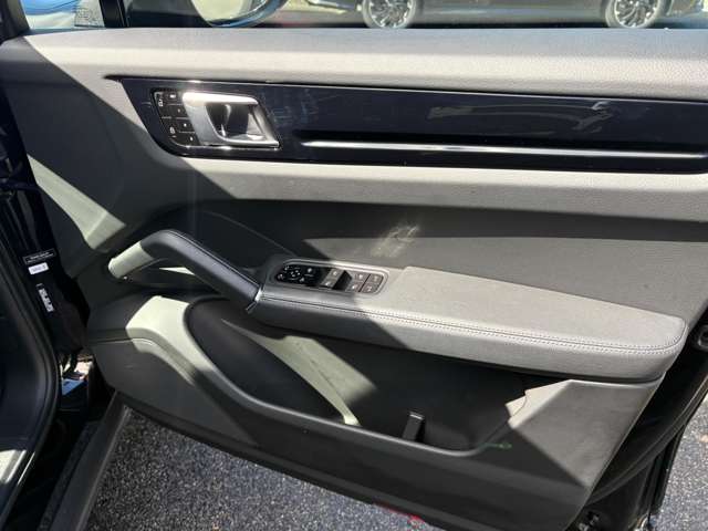 Porsche Cayenne Coupe 6
