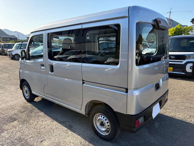 Daihatsu Hijet Cargo 3
