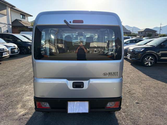 Daihatsu Hijet Cargo 4