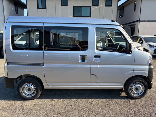 Daihatsu Hijet Cargo 8