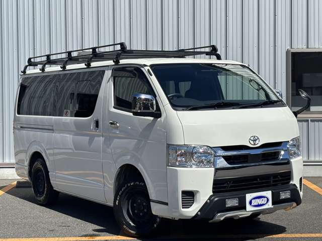 Toyota Hiace Van 3