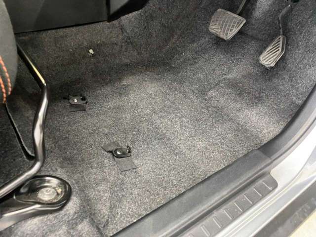 Daihatsu Taft 9