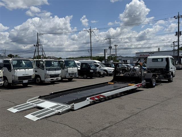 Mitsubishi Fuso Canter 9
