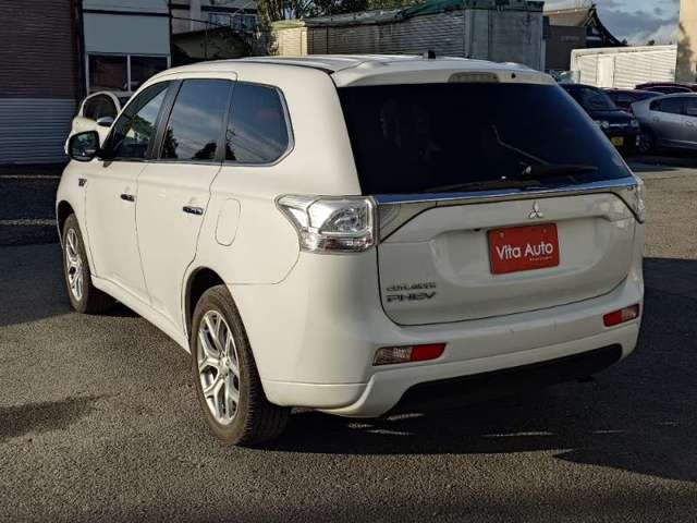 Mitsubishi Outlander PHEV 12