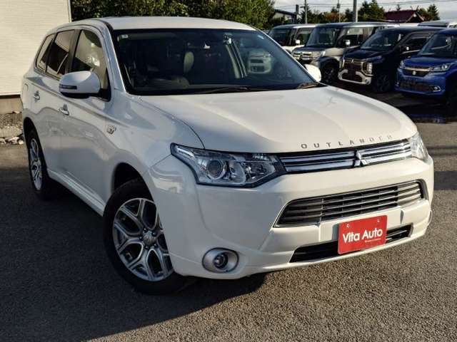 Mitsubishi Outlander PHEV 4