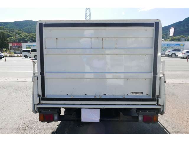 Isuzu Elf 8