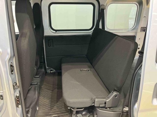 Daihatsu Hijet Cargo 6