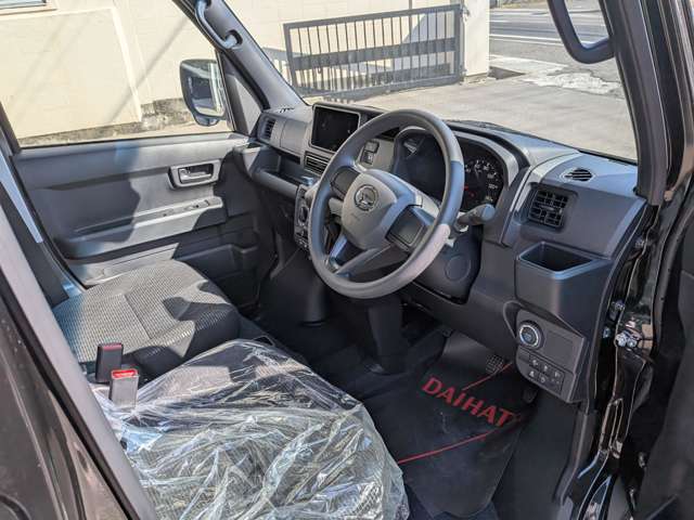Daihatsu Hijet Cargo 2