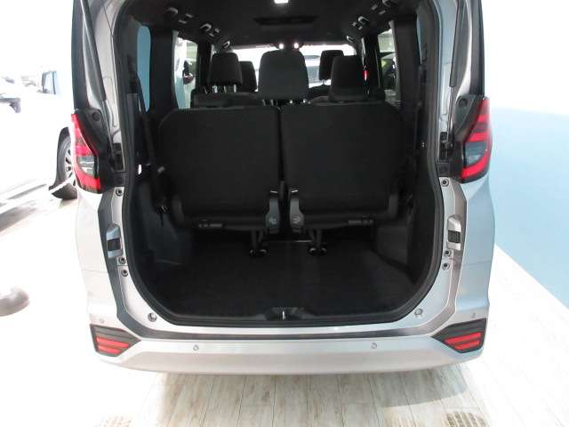 Toyota Noah 12