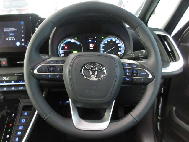 Toyota Noah 5