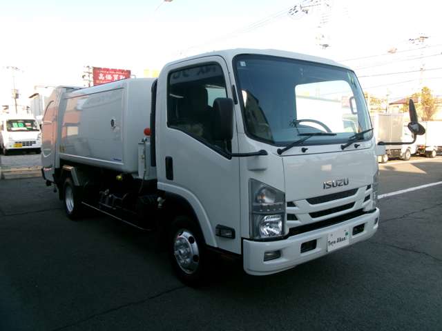 Isuzu Elf 3