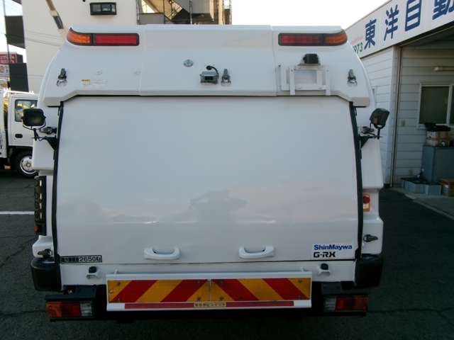 Isuzu Elf 6