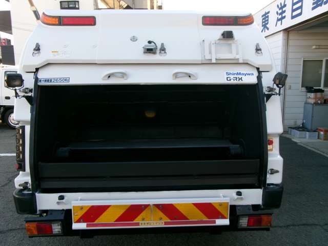 Isuzu Elf 7
