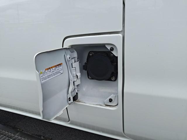 Mitsubishi Minicab MiEV 12