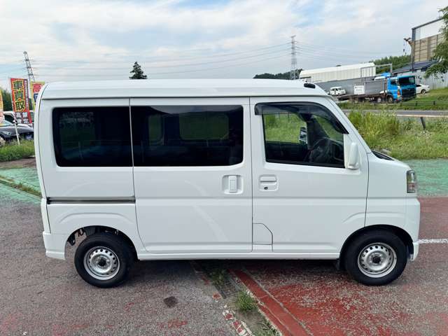 Daihatsu Hijet Cargo 10