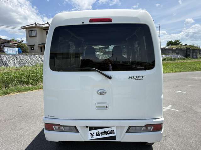 Daihatsu Hijet Cargo 12