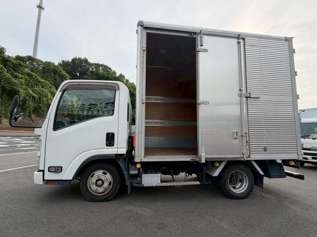 Isuzu Elf 2
