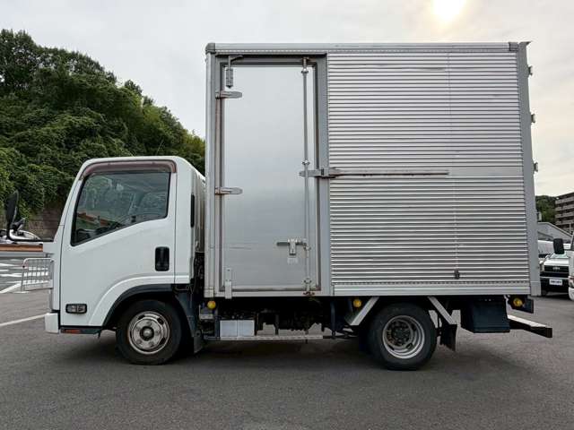 Isuzu Elf 8