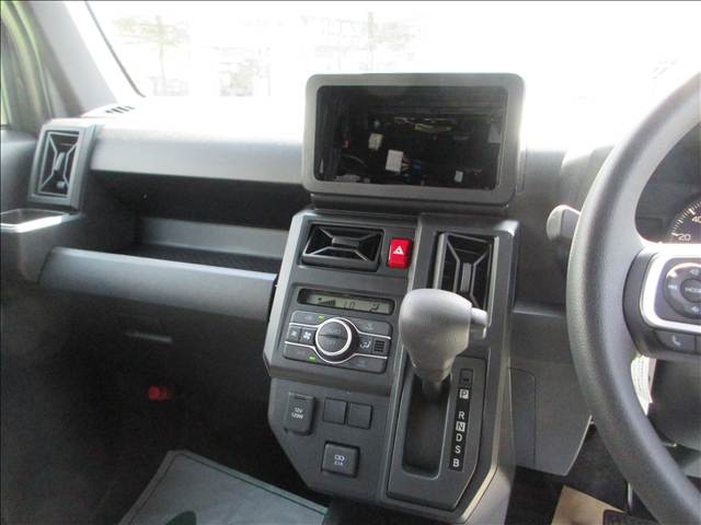 Daihatsu Taft 7