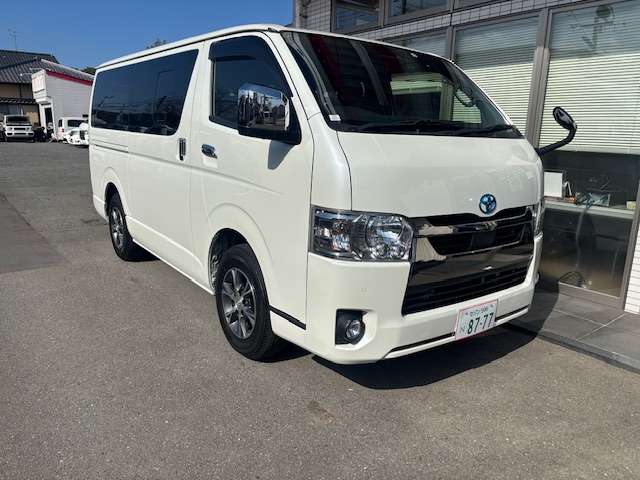 Toyota Hiace Van 3