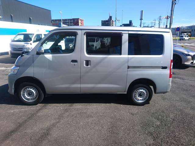 Toyota Town Ace Van 8