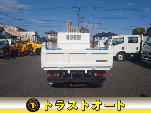 Isuzu Elf 12