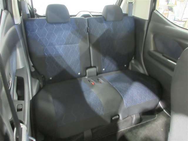 Mitsubishi eK X 6