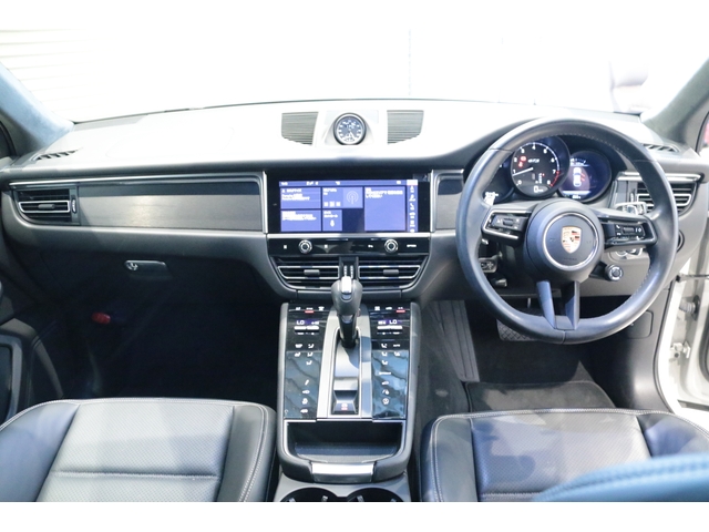 Porsche Macan 3