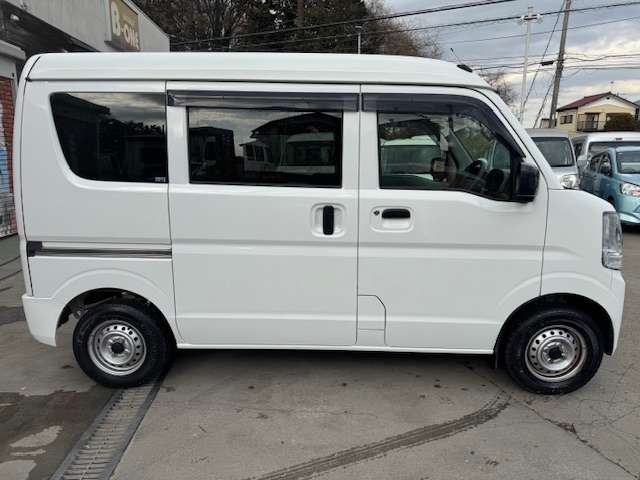 Nissan NV100 Clipper 6