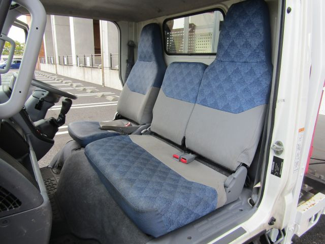 Mitsubishi Fuso Canter Guts 12