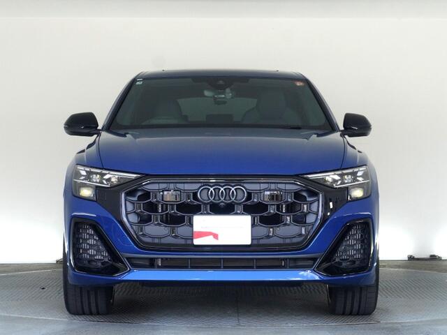Audi SQ8 3