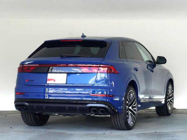 Audi SQ8 4