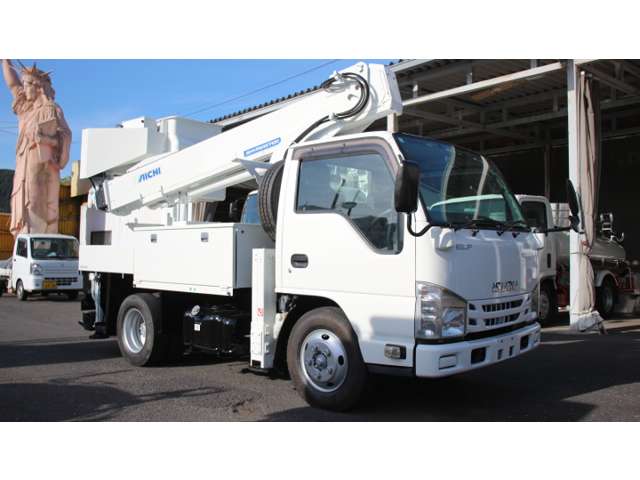 Isuzu Elf 2