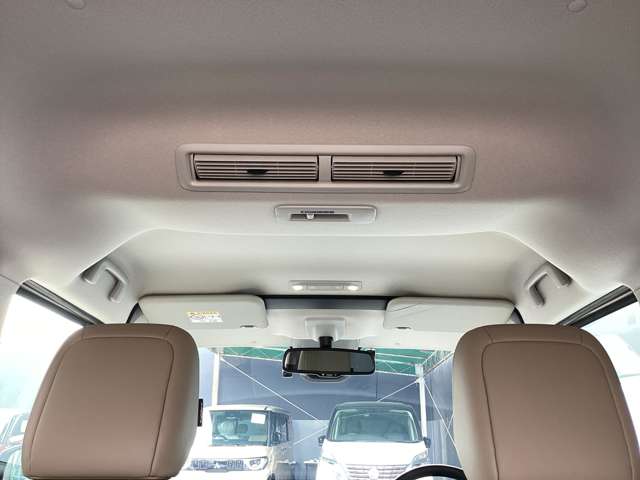 Mitsubishi Delica Mini 11