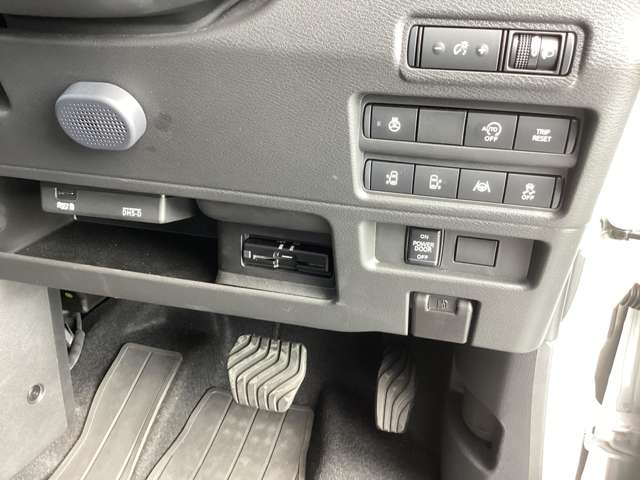 Mitsubishi Delica Mini 11