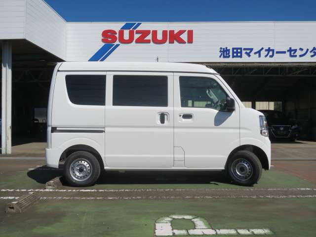 Mitsubishi Minicab Van 8