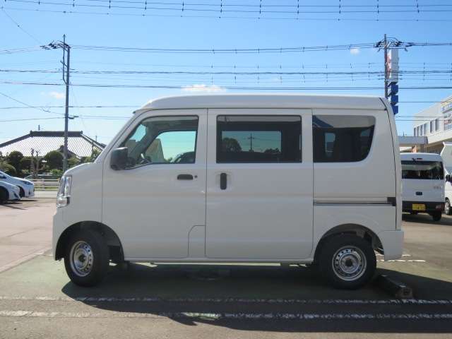 Mitsubishi Minicab Van 9