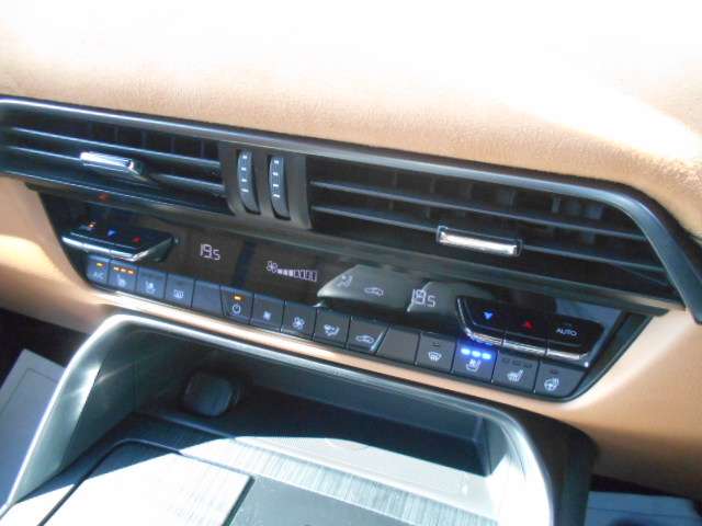 Mazda CX-60 12