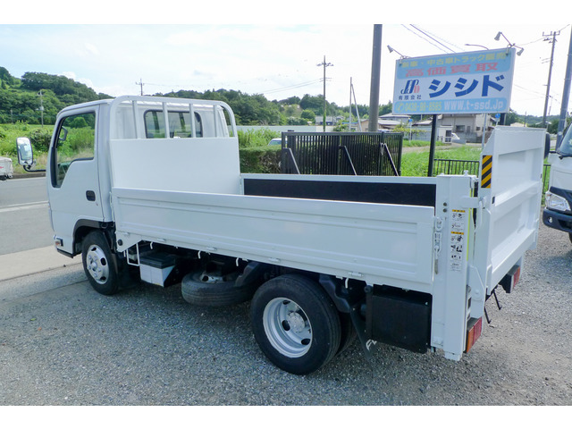 Isuzu Elf 7