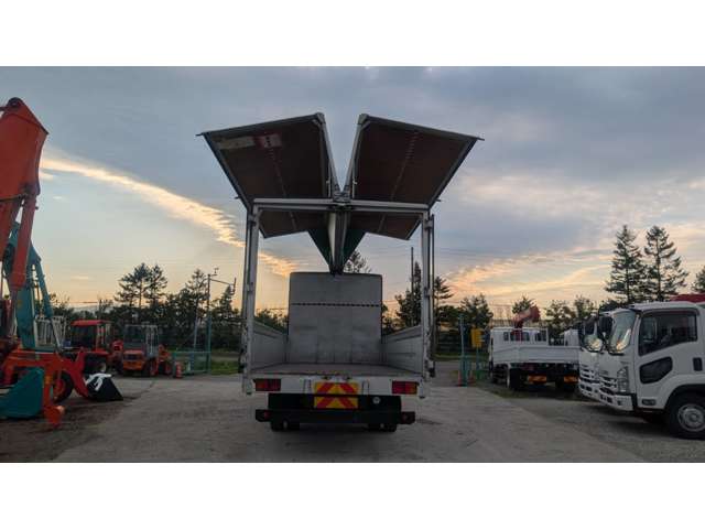 Hino Ranger 10
