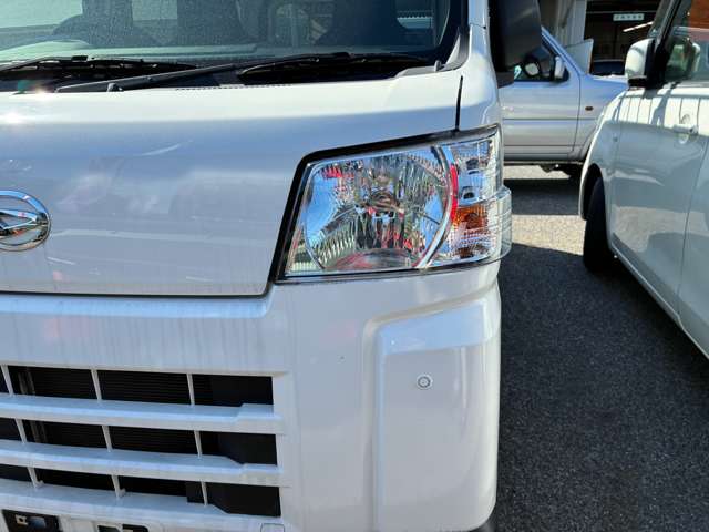 Daihatsu Hijet Cargo 4