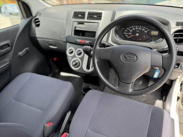 Daihatsu Mira 2