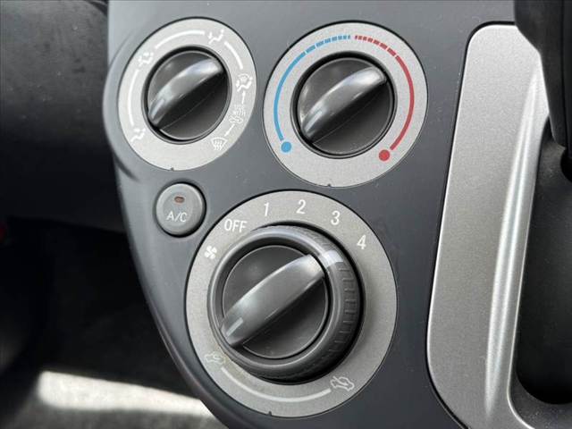 Daihatsu Mira 4