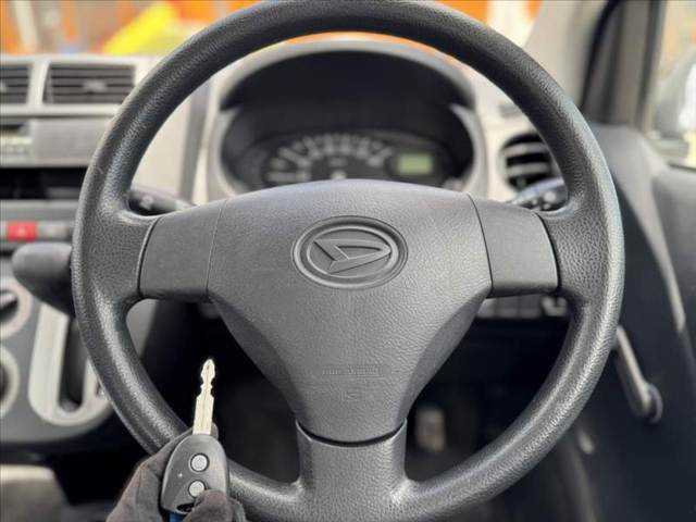 Daihatsu Mira 5