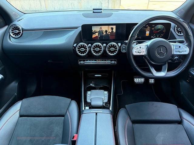 Mercedes-Benz GLA-Class 2