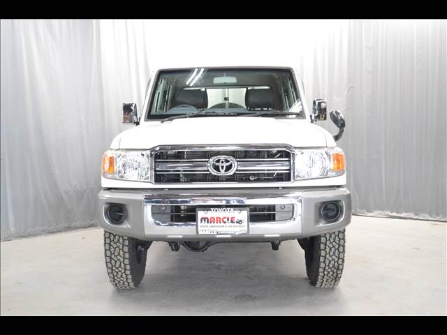 Toyota Land Cruiser 70 Pickup 3