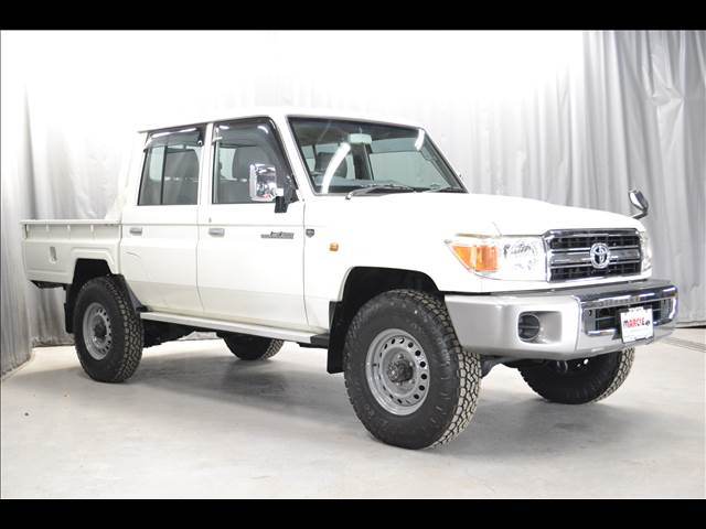 Toyota Land Cruiser 70 Pickup 4