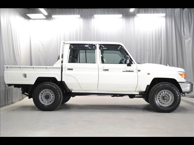 Toyota Land Cruiser 70 Pickup 5