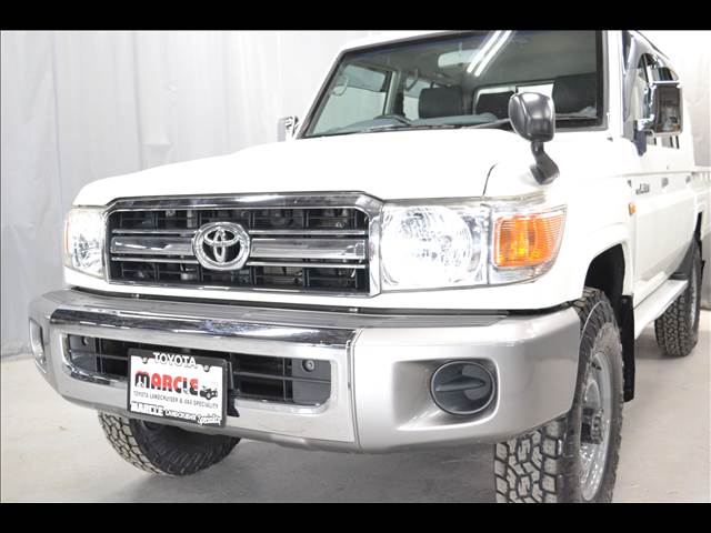 Toyota Land Cruiser 70 Pickup 6