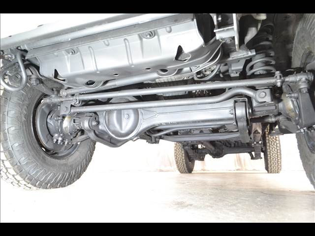 Toyota Land Cruiser 70 Pickup 8